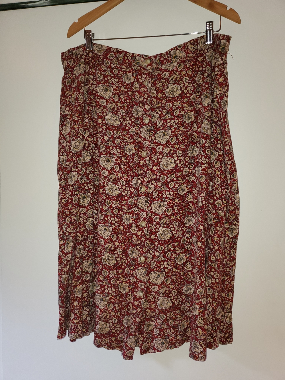 Maggie McNaughton Floral Button-Front Midi Skirt in Burgundy